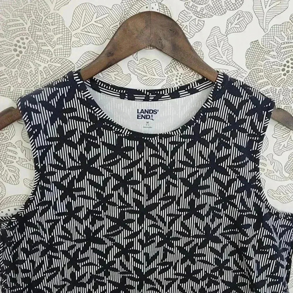 Lands End Sleeveless Geometric Print Top M Black & White Cotton/Modal Blend - Picture 4 of 7